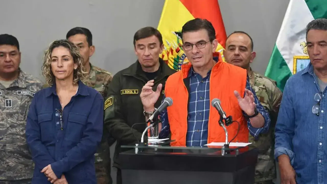El presidente Rodrigo Paz, tras el "Gabinete de Crisis".