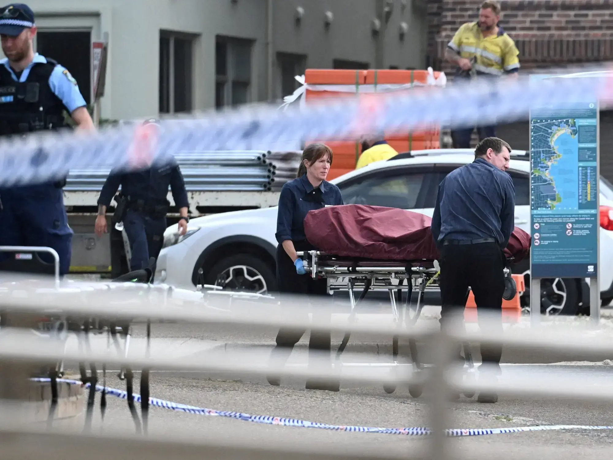 La Policía trabaja en el lugar del atentado, en Sídney.