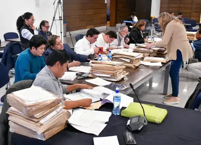 La revisión de postulaciones en la Comisión Mixta de Constitución.