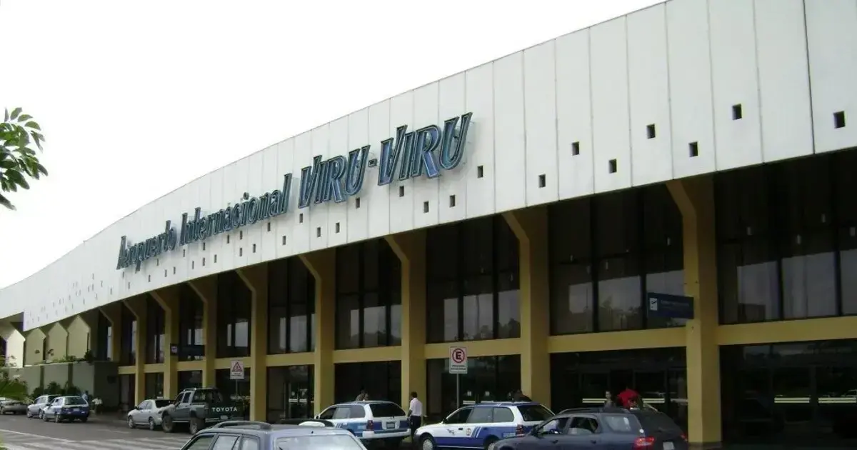 El servicio aeronáutico es criticado por los pasajeros.