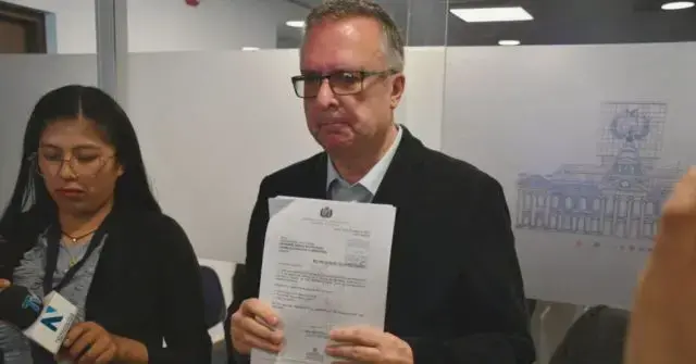 El diputado Carlos Alarcón (Unidad) presentó el Proyecto de Ley de Antibloqueos.