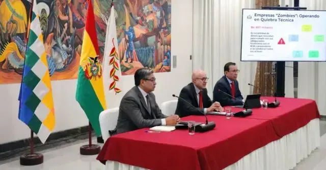 Autoridades del Gobierno este lunes en conferencia de prensa.