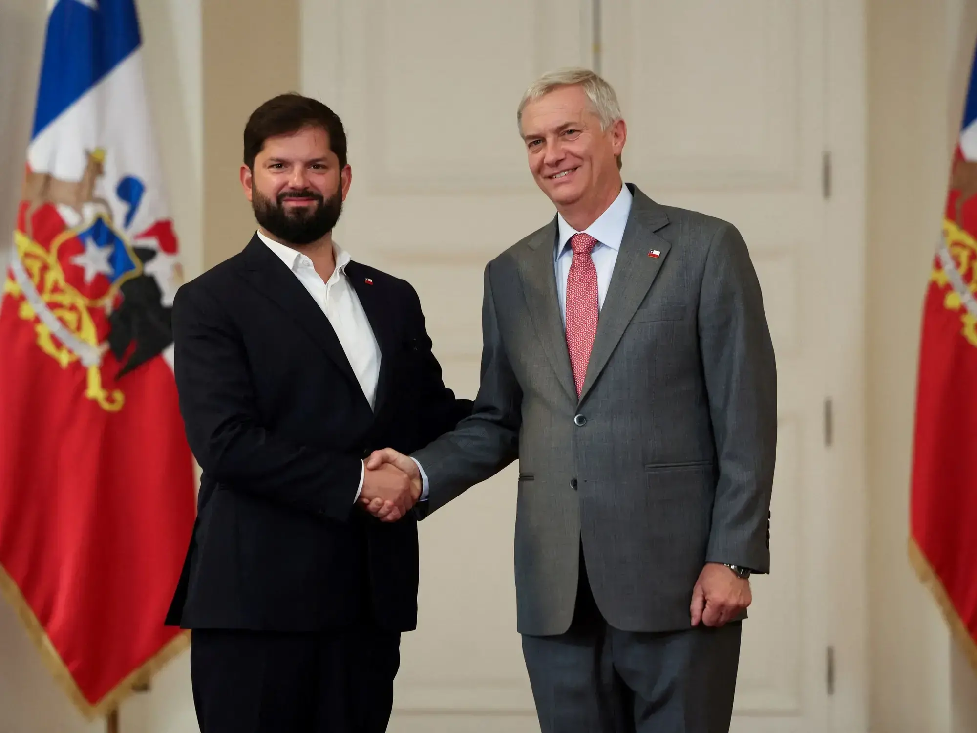 José Antonio Kast llega al Palacio de La Moneda para reunirse con el presidente Gabriel Boric.