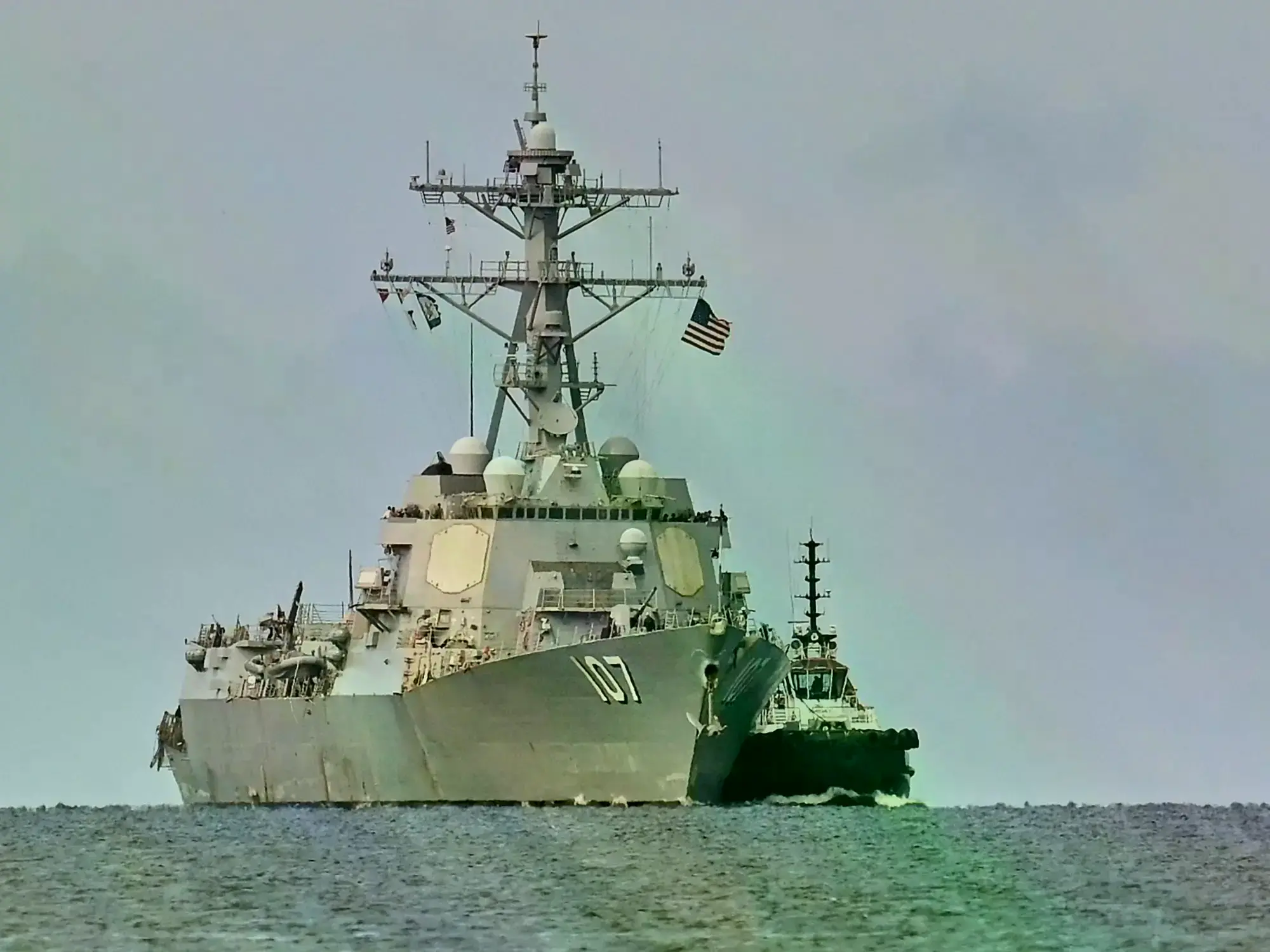 El destructor USS Gravely llega a Trinidad y Tobago.