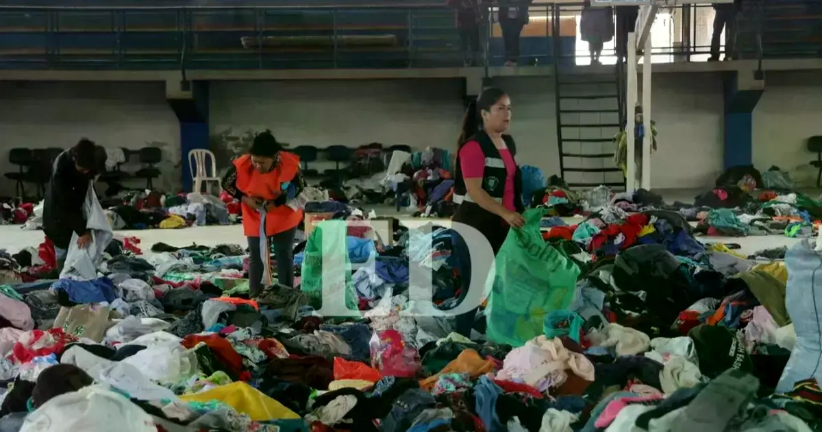 El coliseo municipal de El Torno acopia donaciones para las comunidades afectadas.