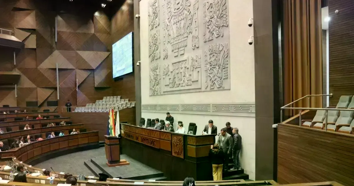 La Cámara de Diputados sesiona para tratar dos proyectos de créditos internacionales.