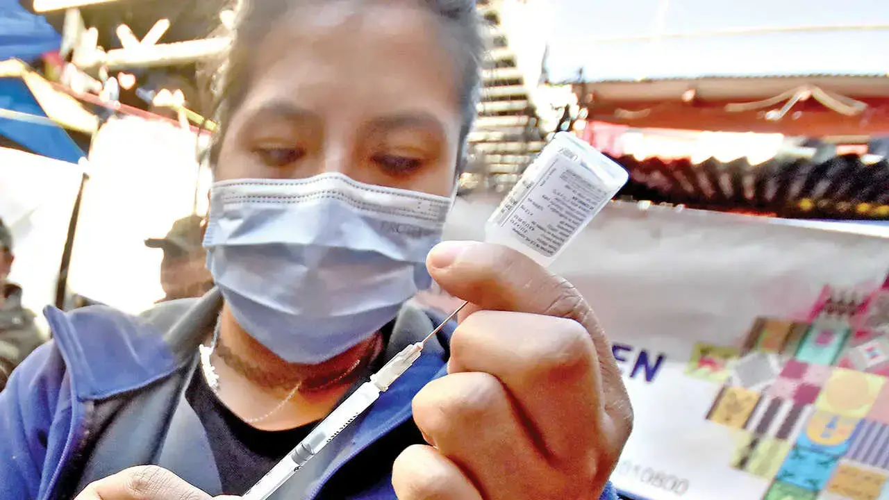 Las autoridades de Salud aconsejan a la población recibir la vacuna contra la influenza.