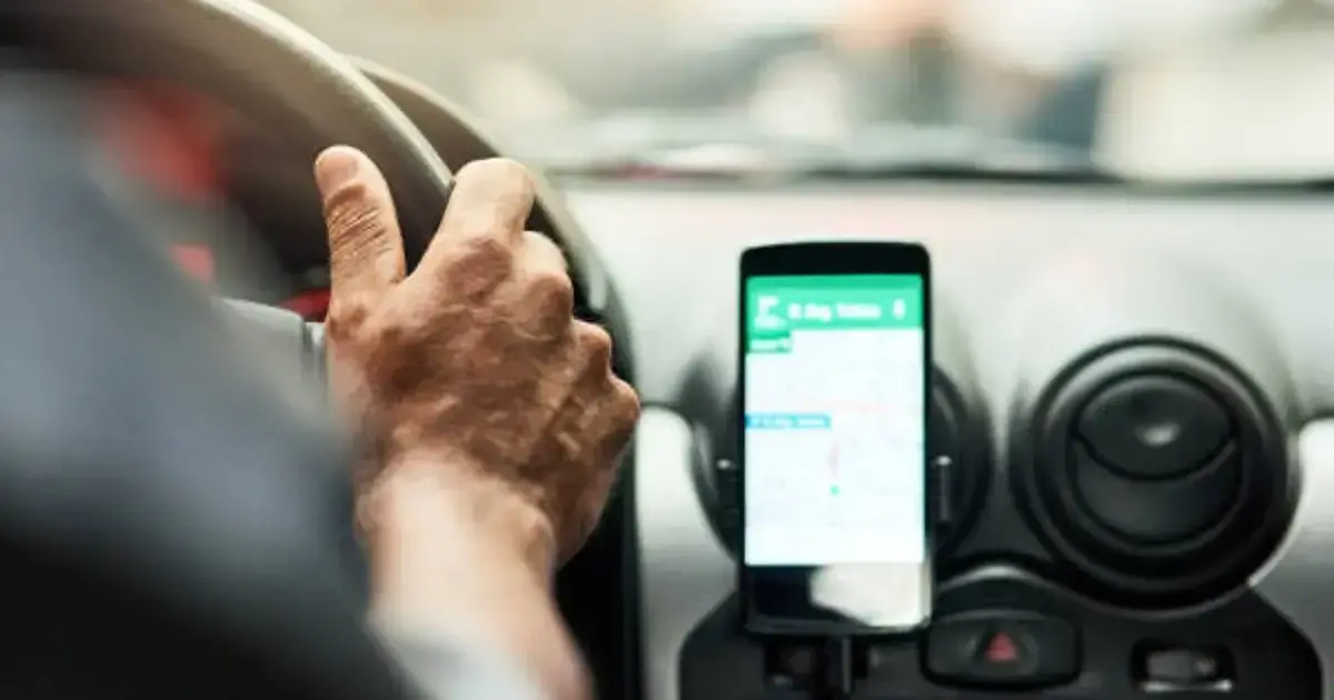 El conductor prestaba servicios de taxi por aplicación.