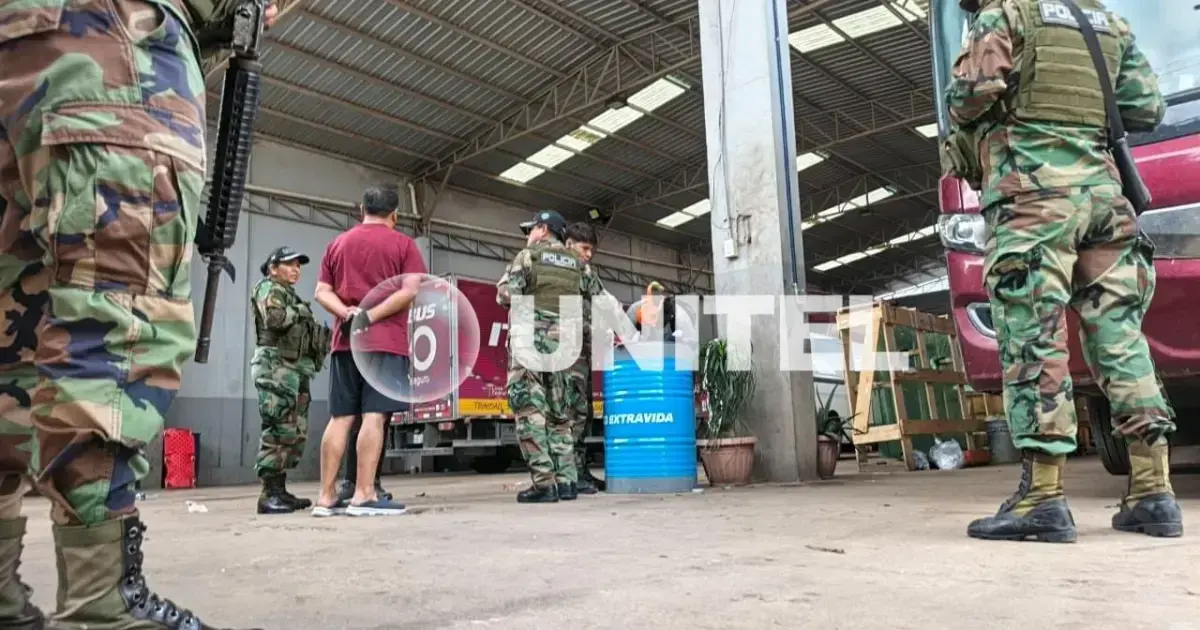 Operativo policial durante el allanamiento