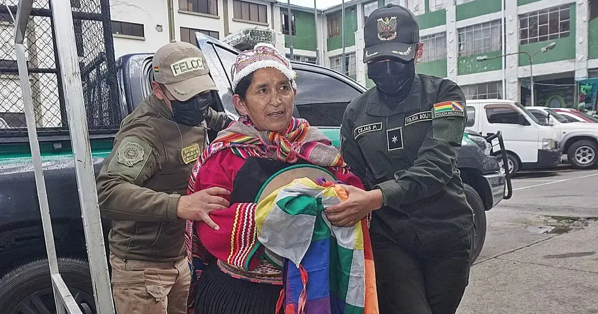 Lidia Patty cuando era ingresada a las celdas de la FELCC.