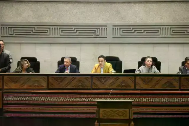 La sesión de la Asamblea fue convocada por el vicepresidente Edmand Lara.