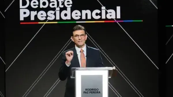 Rodrigo Paz en el debate presidencial por segunda vuelta el 15 de octubre.