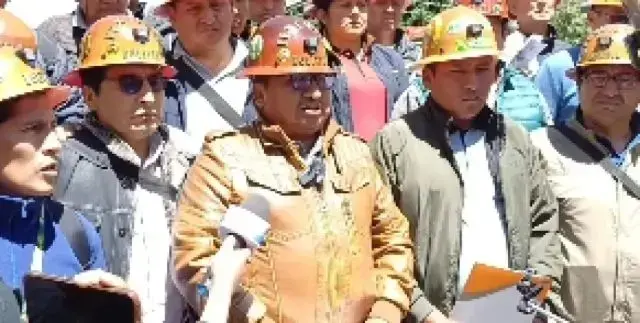 Representantes de Fencomin en conferencia de prensa.