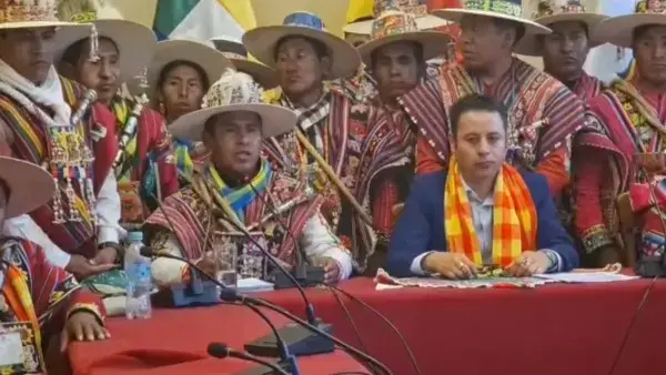 Ayllus del norte de Potosí reunidos con Edmand Lara.