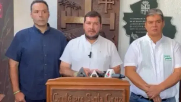 El presidente del Comité pro Santa Cruz, Stello Cochamanidis, durante una rueda de prensa.