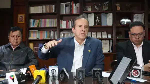 La inflación angustia al pueblo: Tuto critica el alza de combustibles.