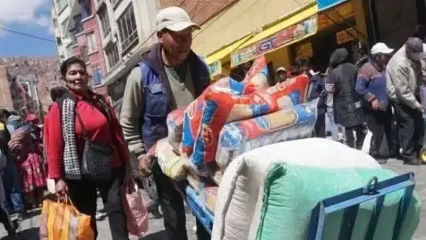 Tras eliminación de la subvención, la población se trasladó a los mercados para adquirir productos.