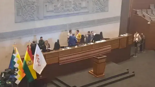 La Directiva de la ALP cuando se declaró el segundo cuarto intermedio.