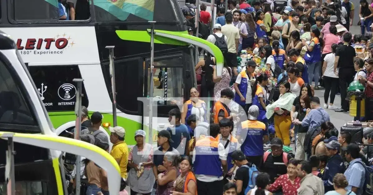 Gran afluencia de pasajeros en la Terminal Bimodal