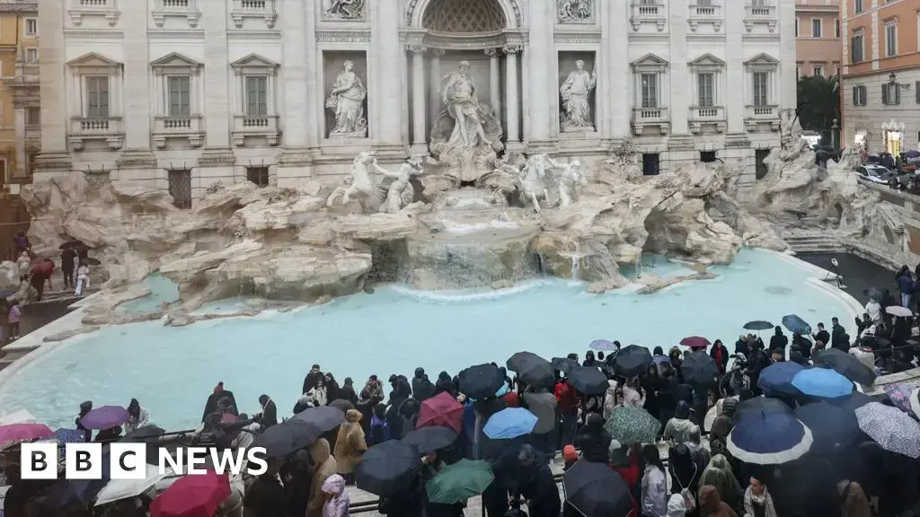 La Fontana di Trevi es una de las principales atracciones de Roma.
