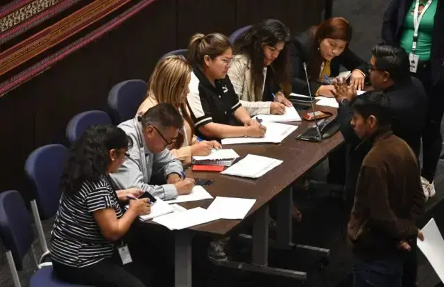 La comisión verificadora de la votación en la Asamblea Legislativa.