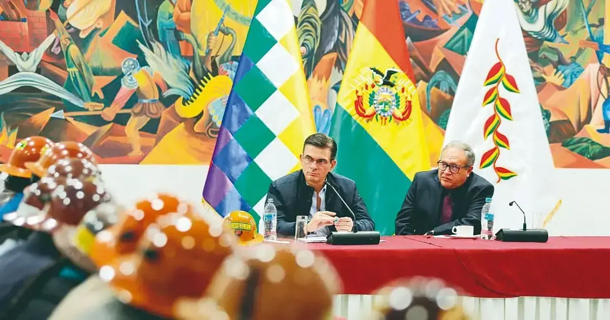 El presidente Rodrigo Paz se reunió con los mineros