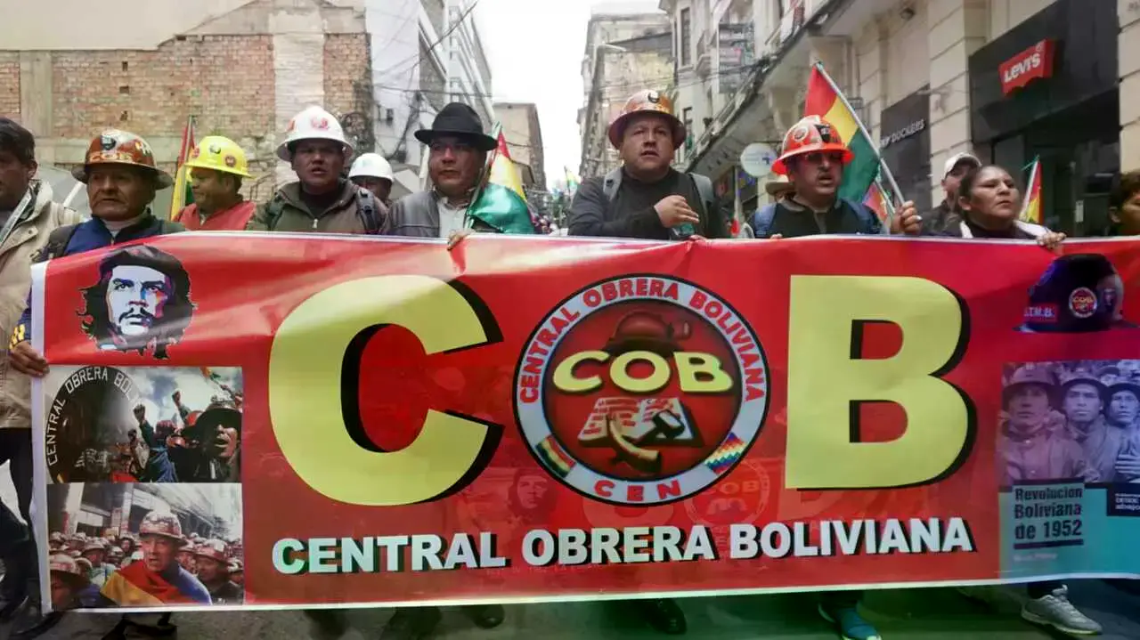 Marcha de la COB en la ciudad de La Paz.