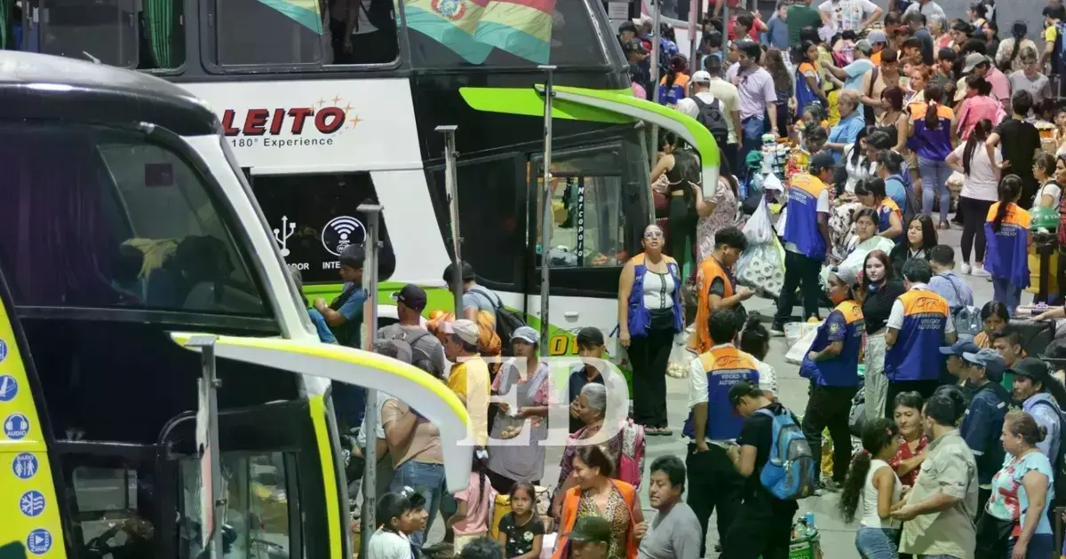 Bloqueo de carretera que afecta al transporte interprovincial.