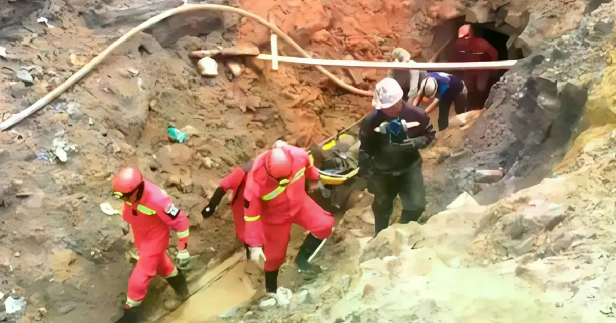 Los cuerpos fueron rescatados por Bomberos y la Policía.