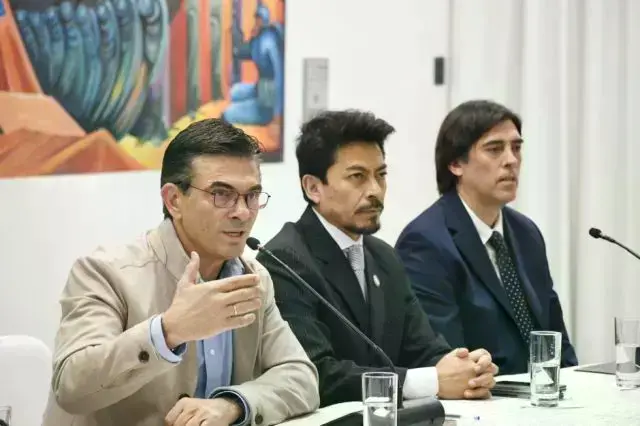 El presidente Rodrigo Paz, durante su conferencia de prensa.