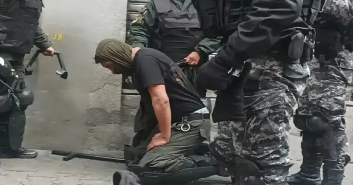 Uno de los policías heridos por la COB/APG