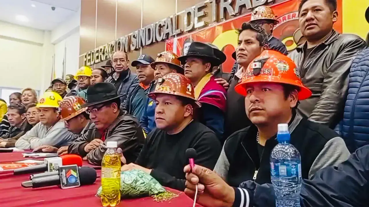 COB en conferencia de prensa esta Navidad.