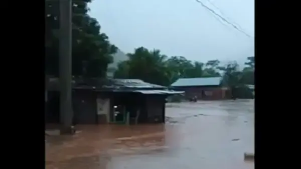 Una parte de la comunidad La Rinconada está prácticamente bajo el agua.