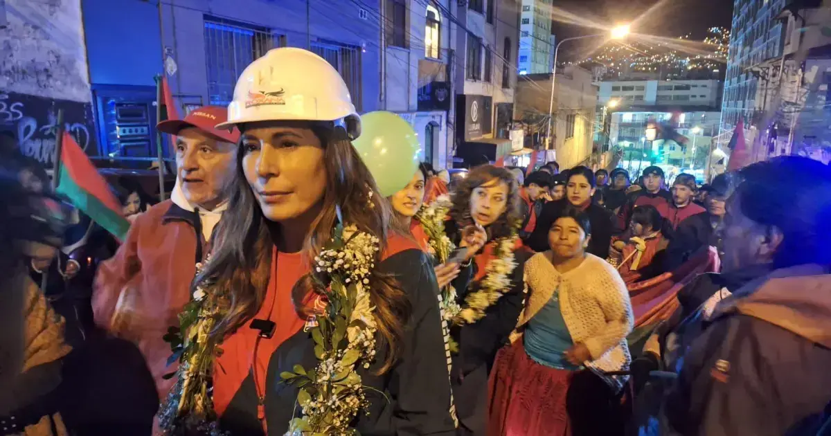 La concejal Roxana Pérez del Castillo llega al TED de La Paz.