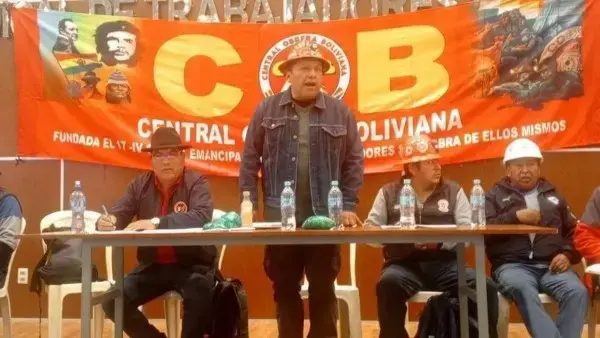 Ampliado de la COB donde se determinó continuar con las marchas contra el DS 5503.