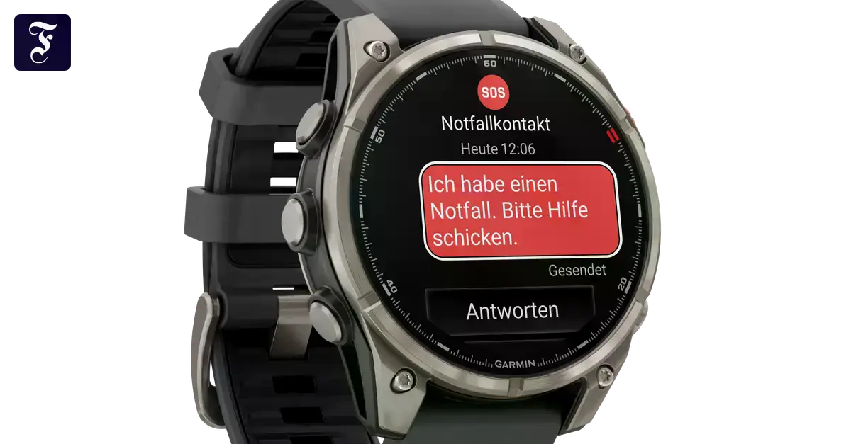 La nueva Garmin Fenix 8 Pro en uso, mostrando la función de ayuda vía satélite.