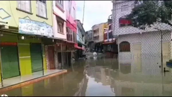 El agua llegó hasta la zona central de Guanay.