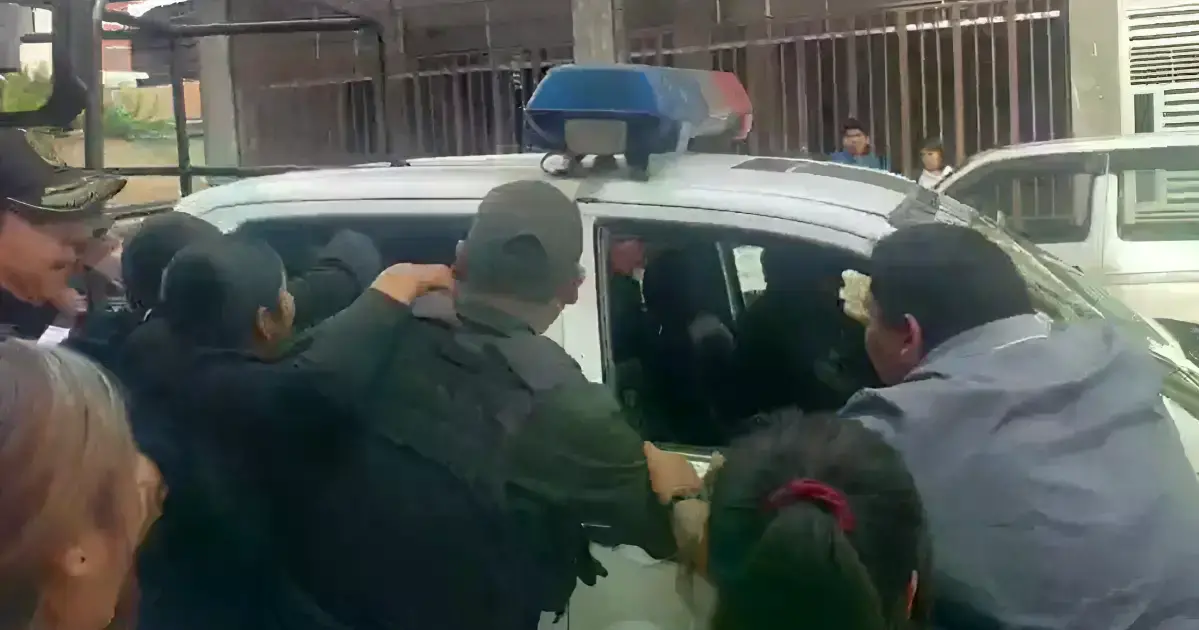 El hombre fue conducido a la cárcel de El Abra.