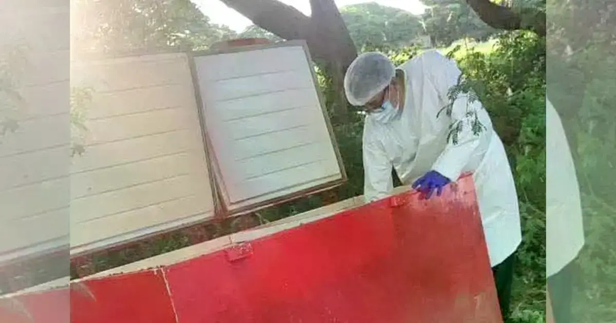 El freezer donde fue hallada la víctima.