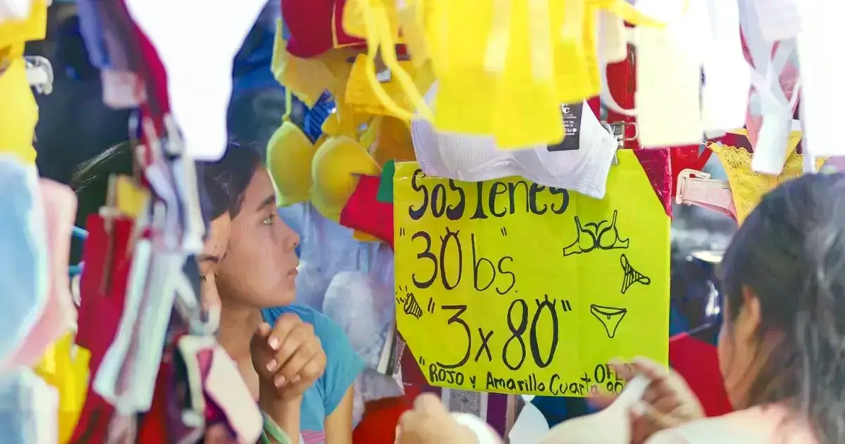 Uva a 25 bolivianos el kilo en el mercado Abasto