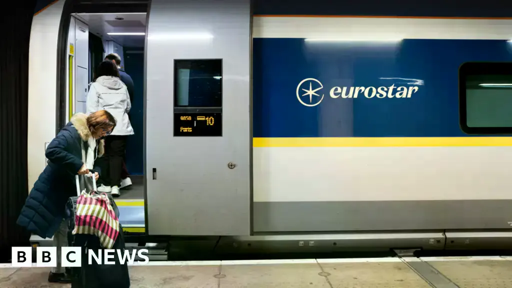 Multitud de pasajeros en la estación de St Pancras en Londres