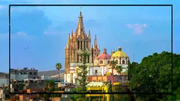 El Tren Maya tiene múltiples paradas, incluyendo el Aeropuerto de Cancún y Playa del Carmen.