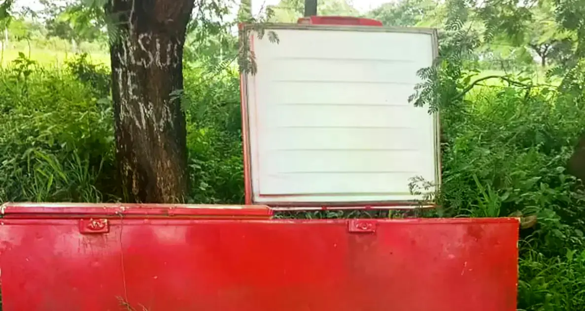 Refrigerador donde fue hallado el cuerpo de Roxana Rivero Viveros.