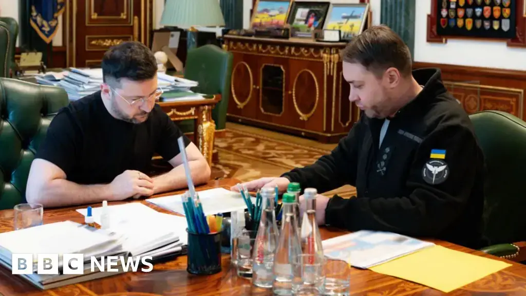Volodymyr Zelensky publicó una foto de su reunión con Kyrylo Budanov en el despacho presidencial en Kyiv.