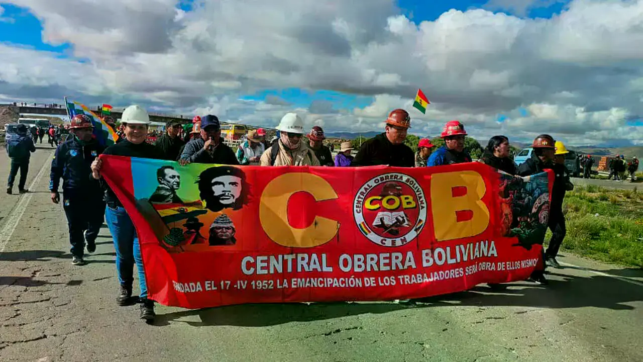 Segundo día de la marcha 'Bolivia no se vende' de la COB.