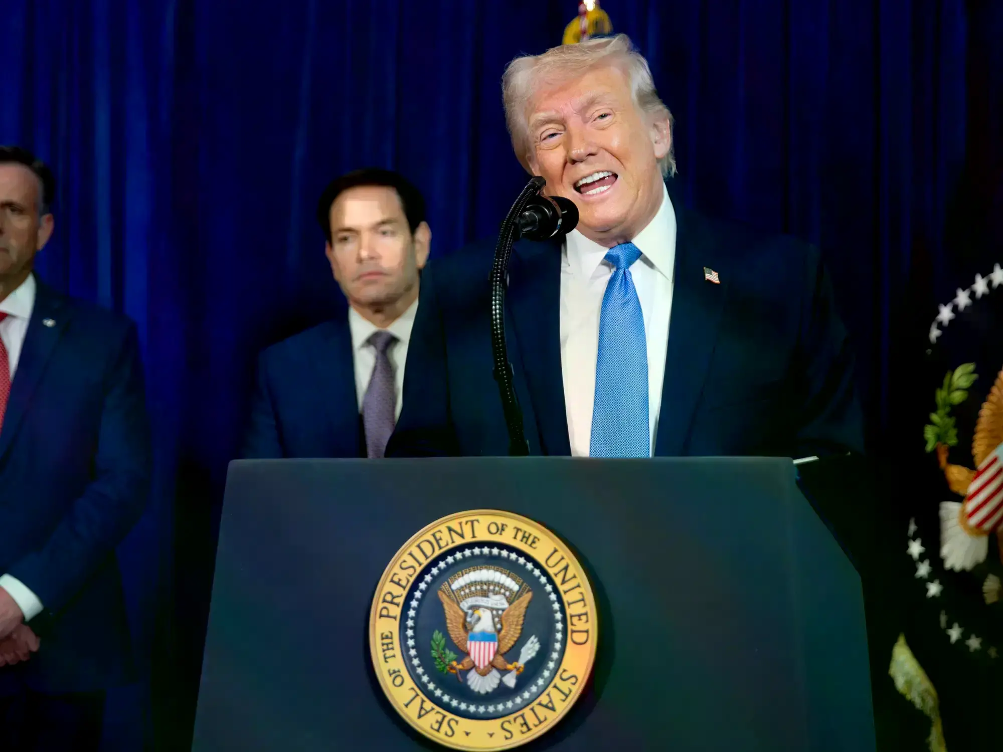Presidente Donald Trump en conferencia de prensa.