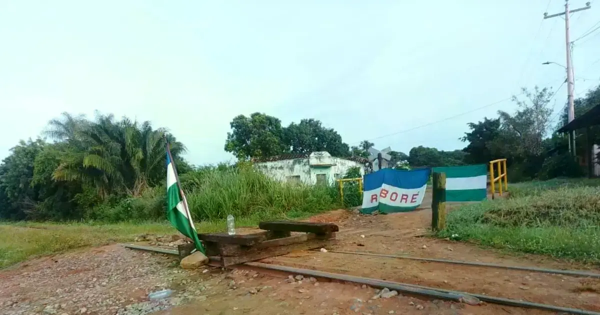 Bloqueo en vía férrea en Roboré