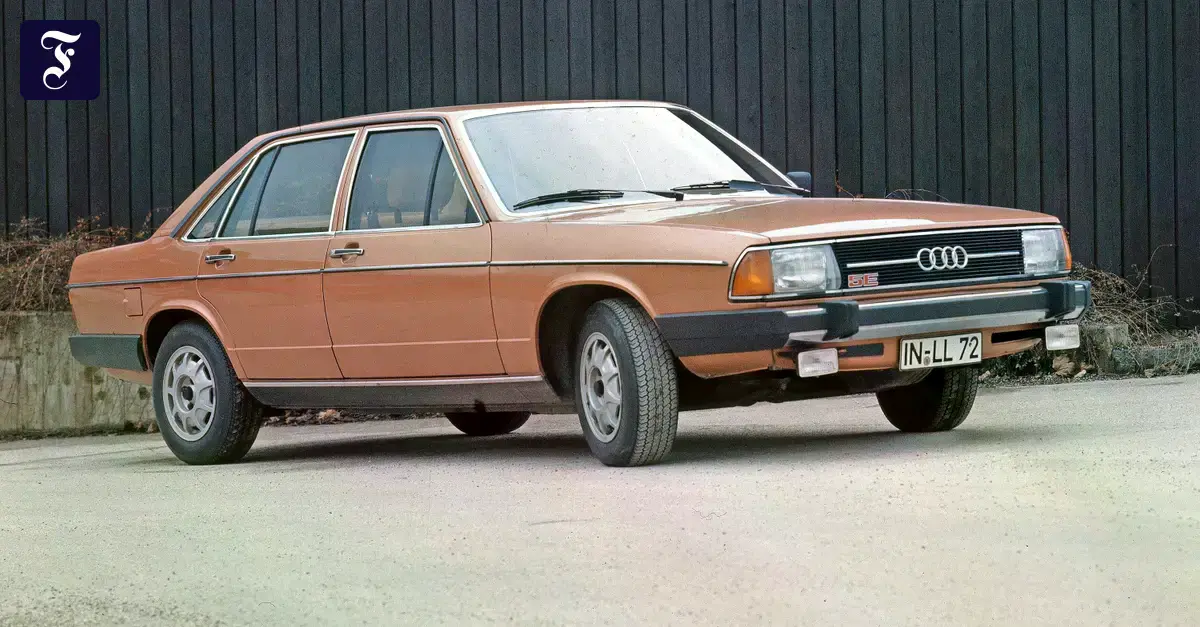 Originell auch in sanften Farben: 1976 debütiert der Audi 100 und überzeugt schnell die deutschen Autokäufer.