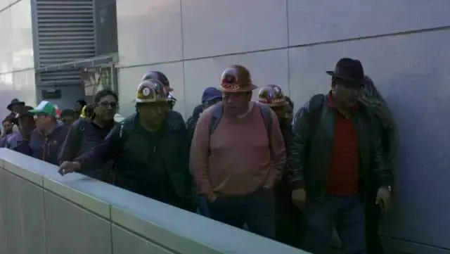 El principal dirigente de la Central Obrera Boliviana (COB), Mario Argollo, tras retirarse de la mesa de diálogo