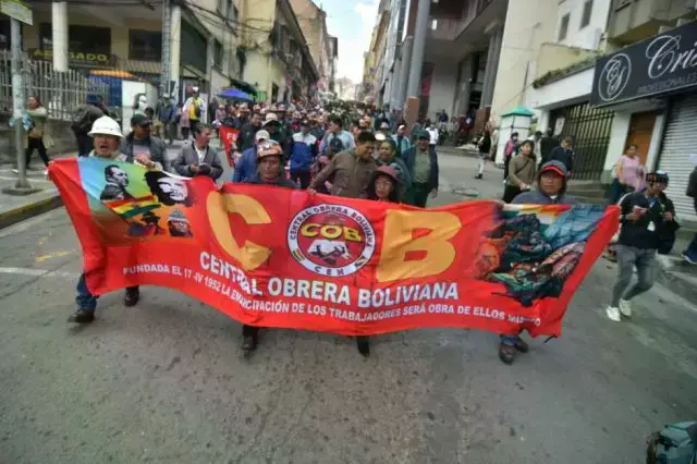 El Gobierno había convocado al secretario ejecutivo de la COB, Mario Argollo, junto a toda su dirigencia.